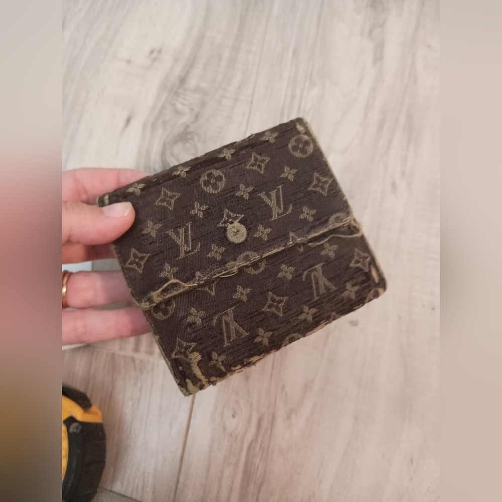 LOUIS VUITTON Monogram Mini Run Portefeiulle Elise  Tri-fold wallet - Picture 5 of 13